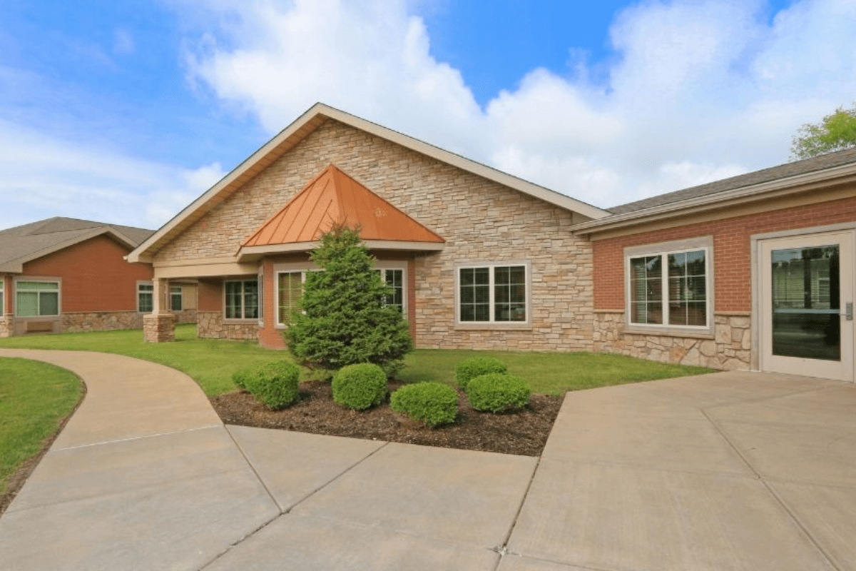 Lakeview Post Acute backyard view